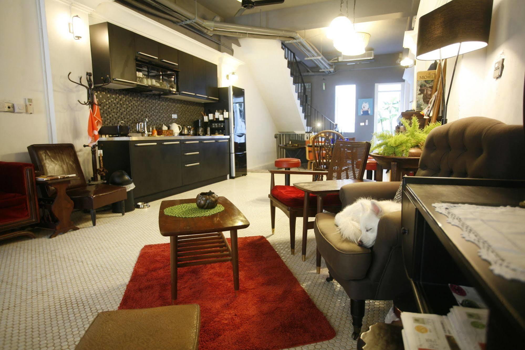 白狗公寓amo B&B市區金三角 東大門夜市 เมืองฮวาเหลียน ภายนอก รูปภาพ